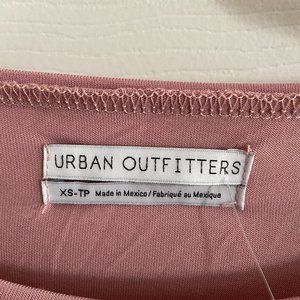 URBAN OUTFITTER CROPPED TEE - XS PINK NEW WITH TAG